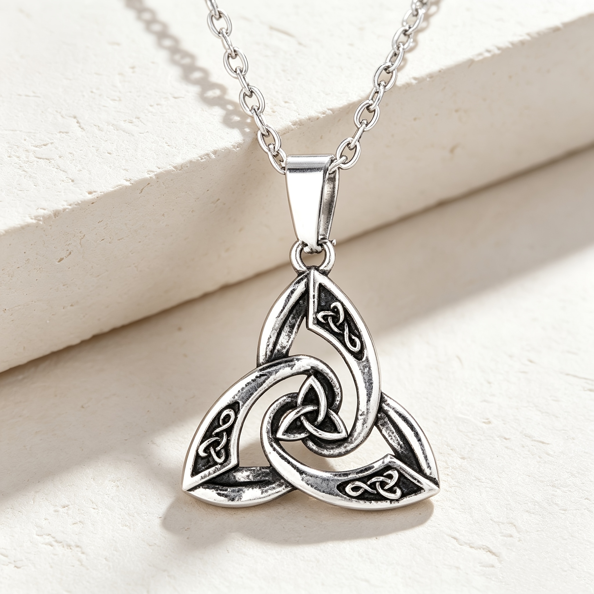 TEMU Collar de moda de 1 pieza con colgante celta giratorio triangular retro - Colgante de exquisito, cadena duradera, regalo de joyería para ,