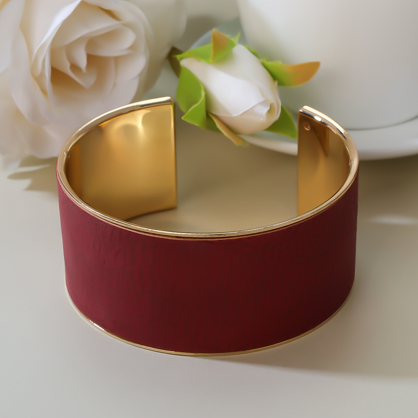 TEMU 1pc Metal Faux Leather Bracelet Fashion Temperament Easy Bohemian Versatile Middle Eastern Retro Geometric Three-dimensional Jelly Color Sexy