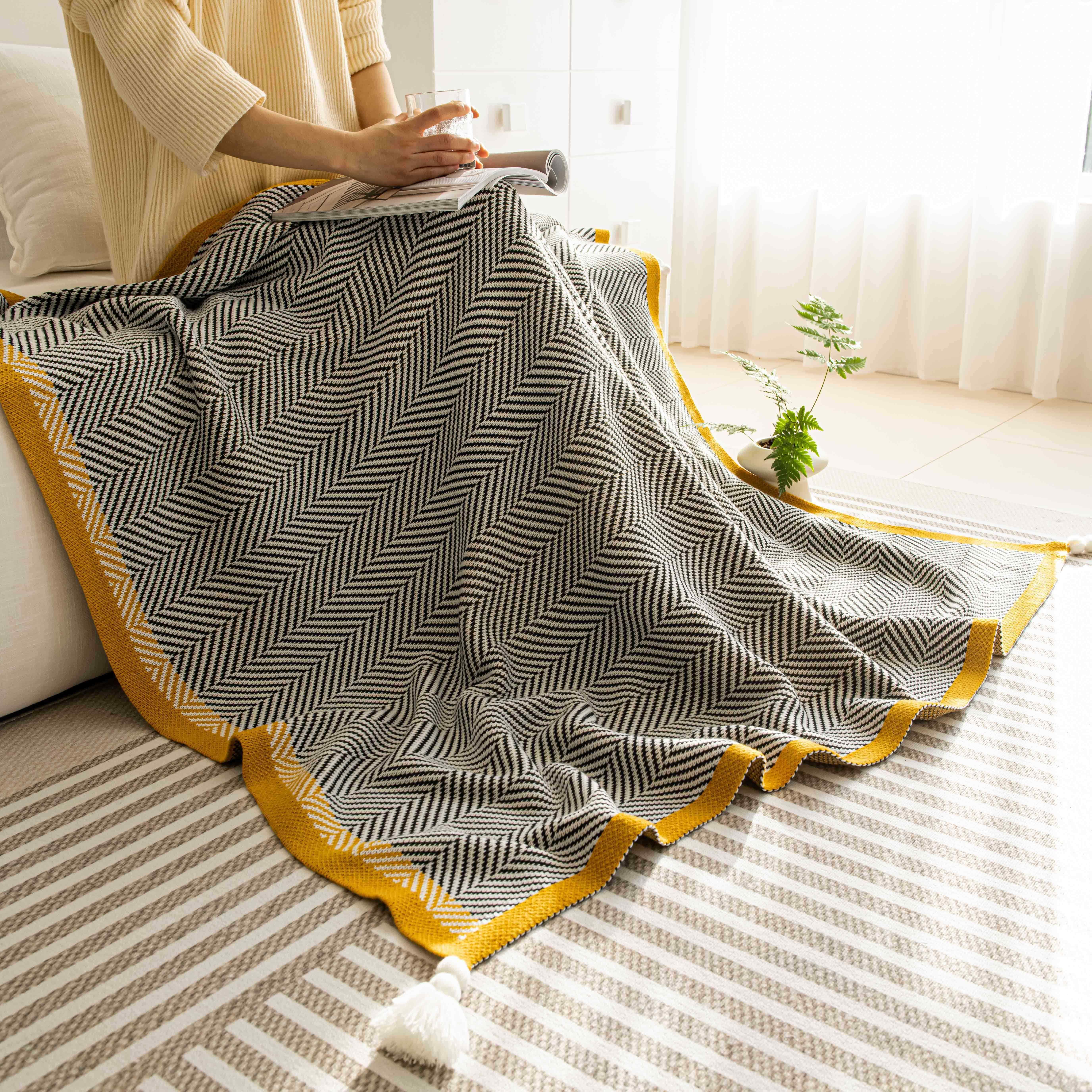 

1pc Soft And Comfortable Tassel Blanket, Warm And Comfortable Blanket, Suitable For Sofa Office Bed Living Room Travel Shawl