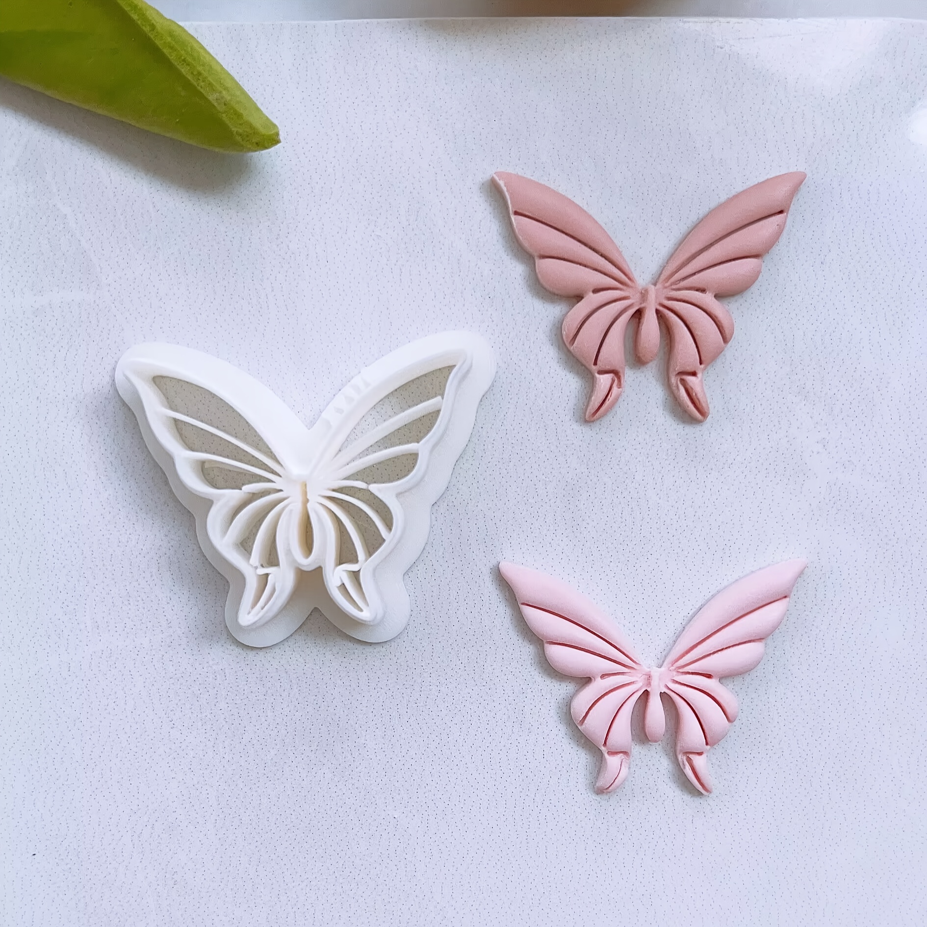 

Diy Butterfly Earring Mold Kit - Creative Soft Pottery & Clay Crafting Tool, Pla Plastic, Lightweight - Yg176