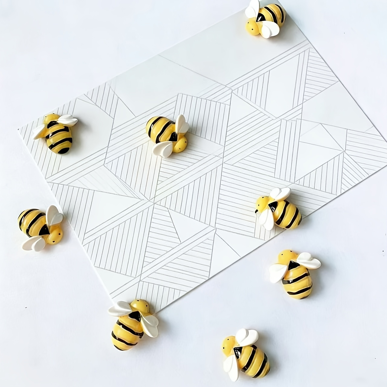 8pcs Cute Bee Refrigerator Magnets, Fridge Magnet Decor, Multi-functional Office Ornament And Kitchen Dishwasher Decorative Magnets