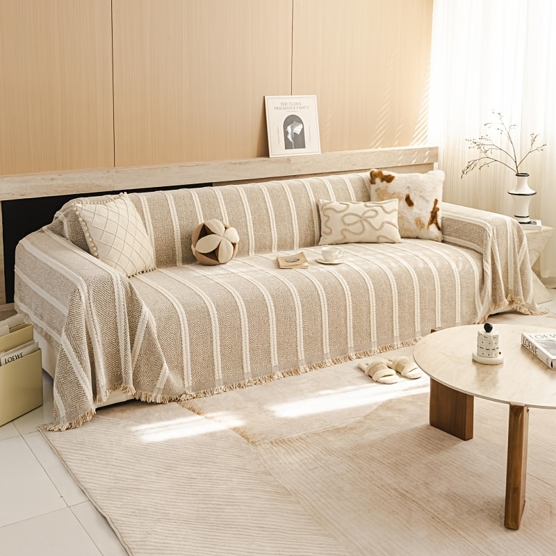 A French Vintage Universal Sofa Cover That Perfectly Matches The Current Trends of Wabi-Sabi And Creamy Home Aesthetics, Instantly Enhancing The Quality And Ambiance of The Space, Suitable for All Seasons And Easy to Install