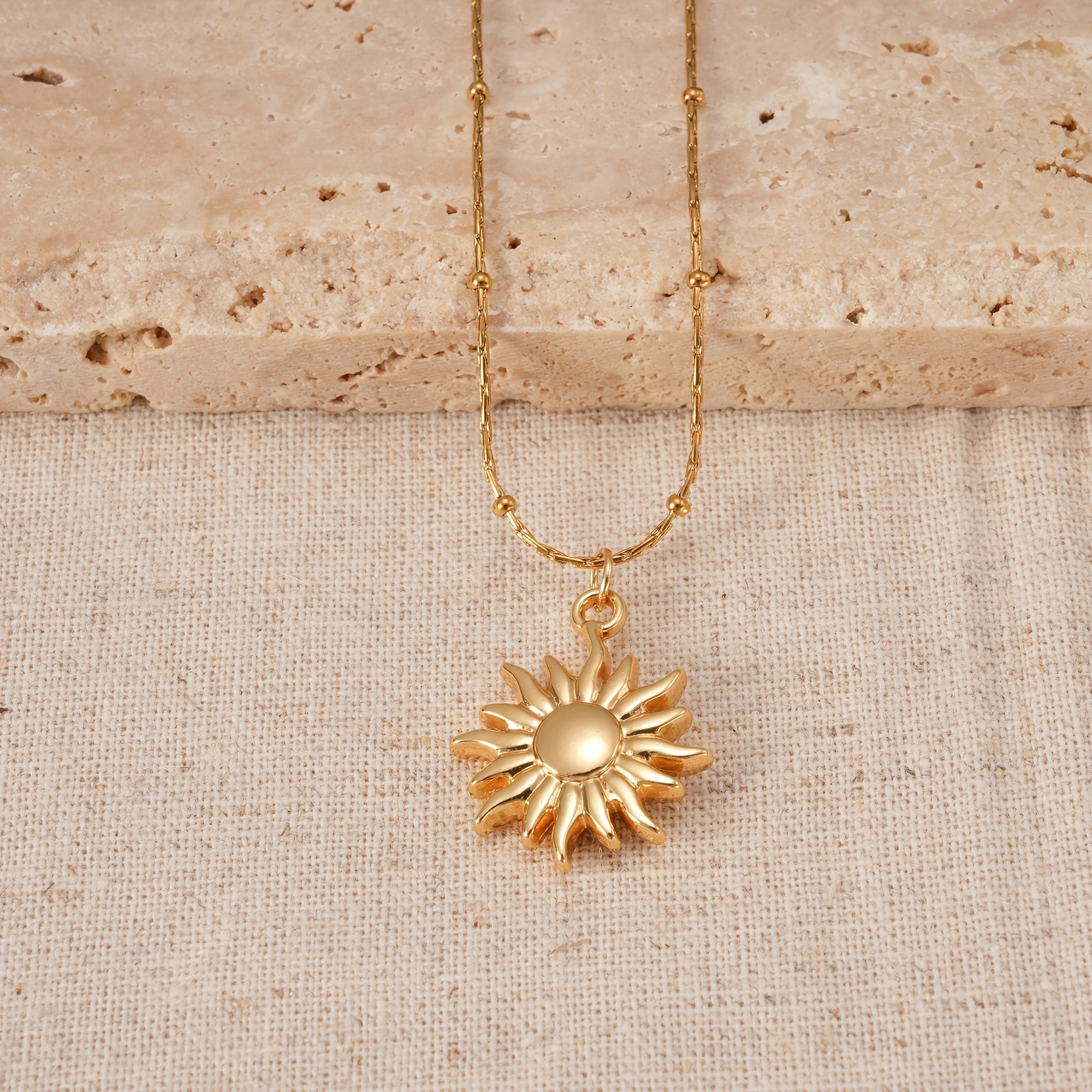 TEMU A Type Of Elegant And Color-resistant 304 Stainless Steel Necklaces Designed For Women, Featuring A Flower-shaped Pendant And An Adjustable