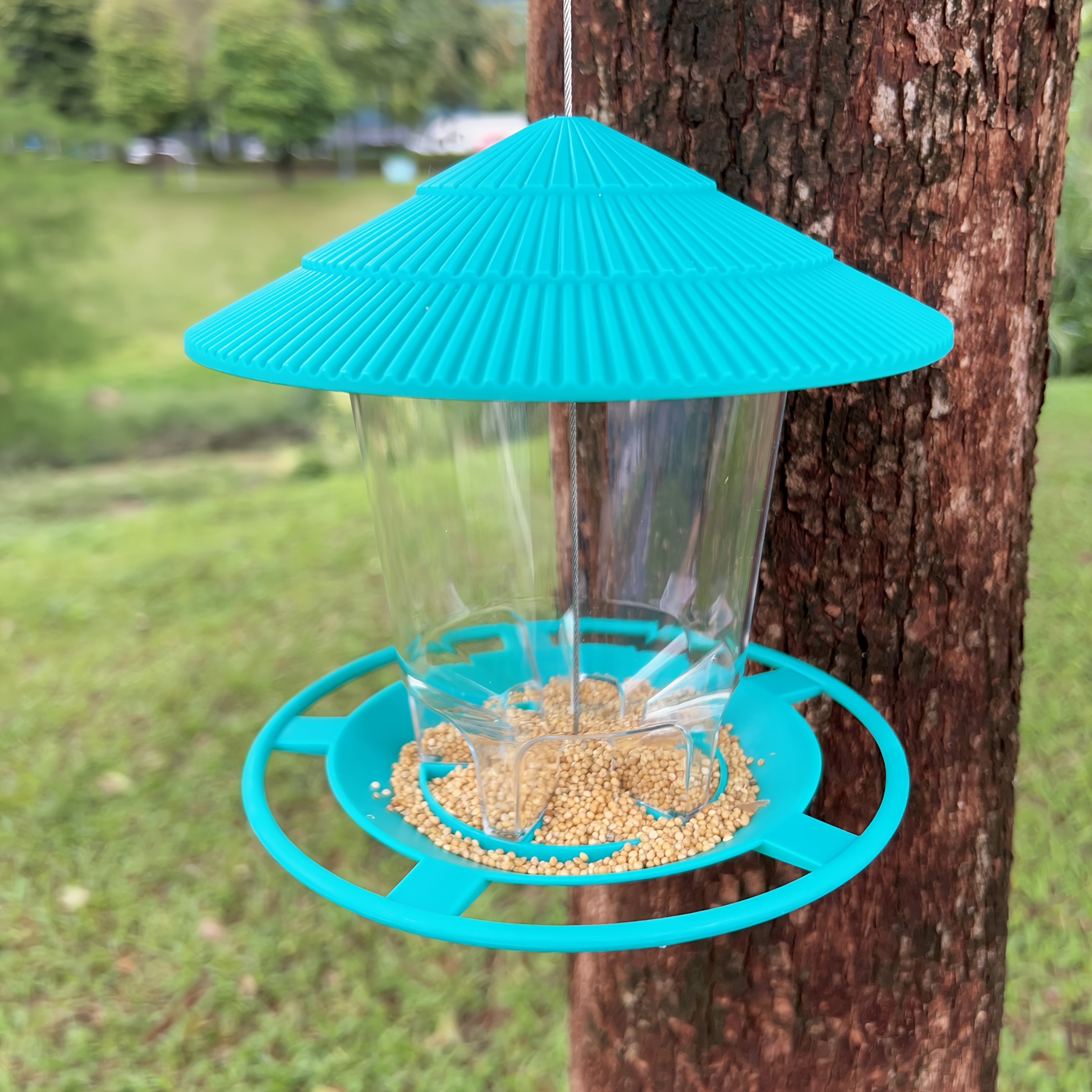 Nombre: Comedero colgante minimalista para pájaros de jardín al aire libre, popular comedero automático para colibríes para aves silvestres