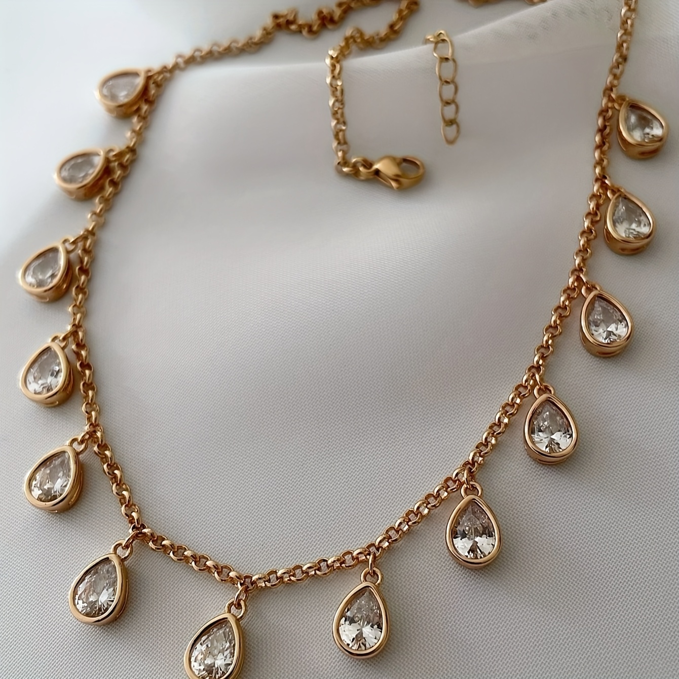 TEMU 1pc Ins French Style New Fringe Collarbone Necklace Is Designed For Women' . Necklace Is Suitable For Holiday Parties, Girlfriends' Gifts, Or