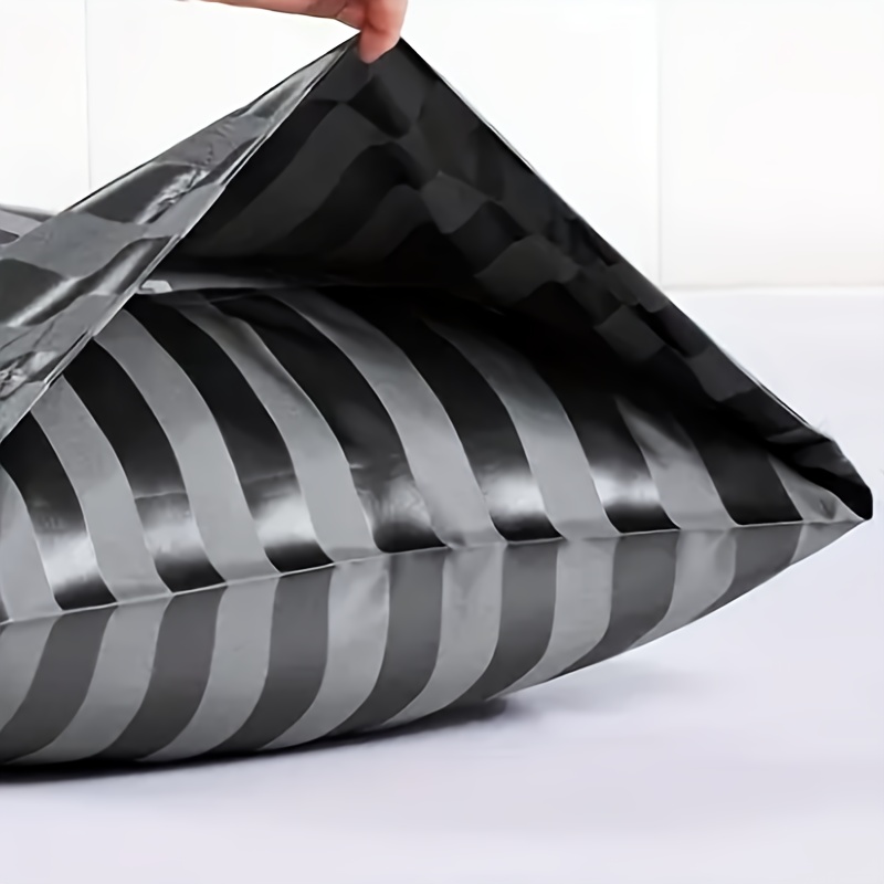 1pc Comfortable and Breathable Striped Satin Pillowcase - Envelope Closure - Soft and Skin-Friendly