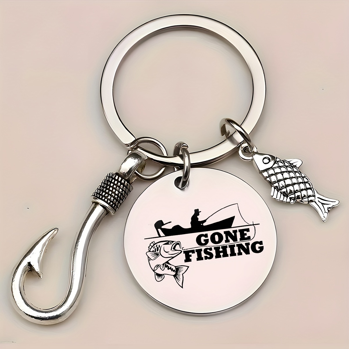 A Unisex Fishing Keychain Accessory Gift Designed Specifically For Fishing Enthusiasts