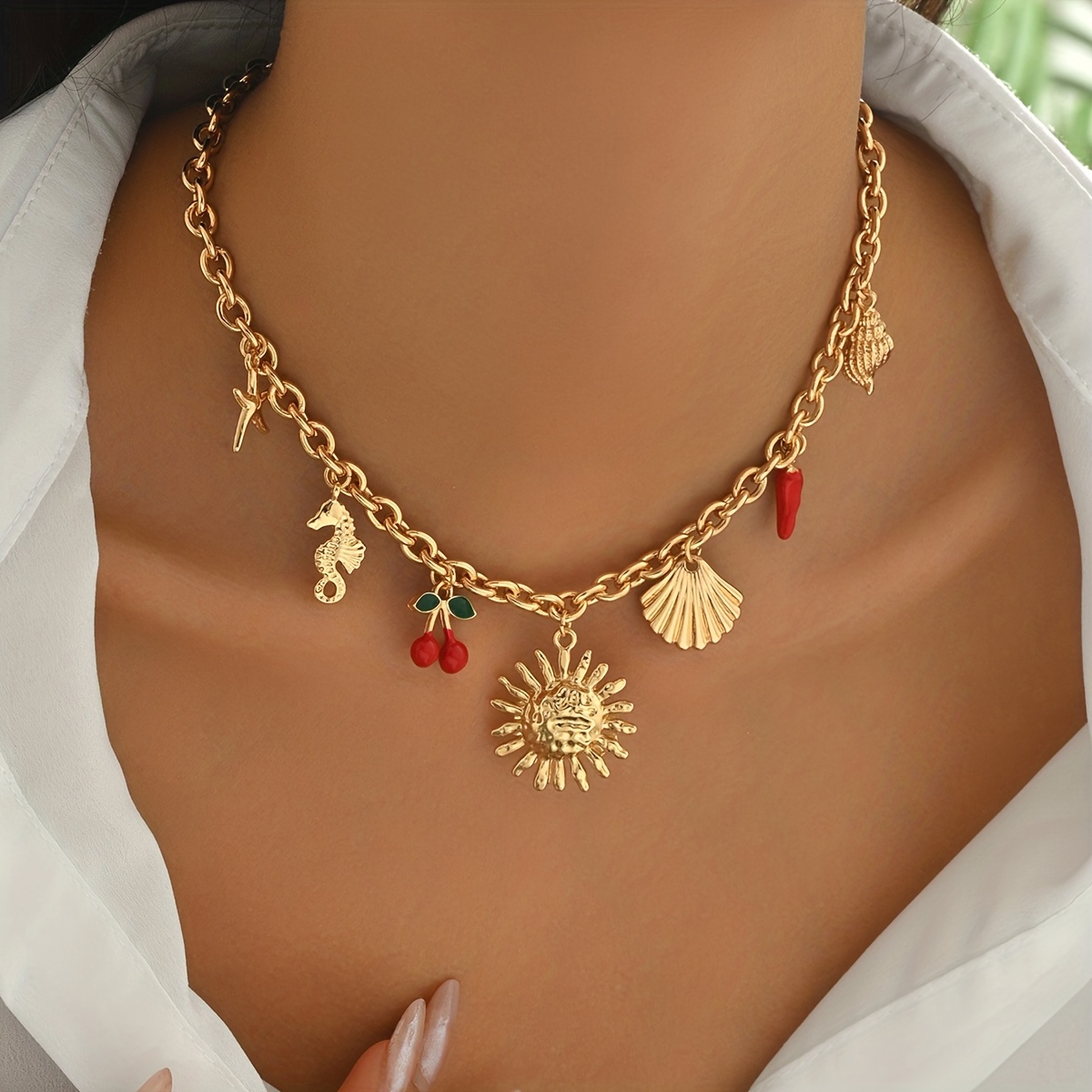 E-shop 1 Stück Einzigartige Goldene Kettenkette für Damen mit Mixed Charms – Sonne, Kirsche, Seepferdchen, Muschel, Rote Chili – Auffälliger