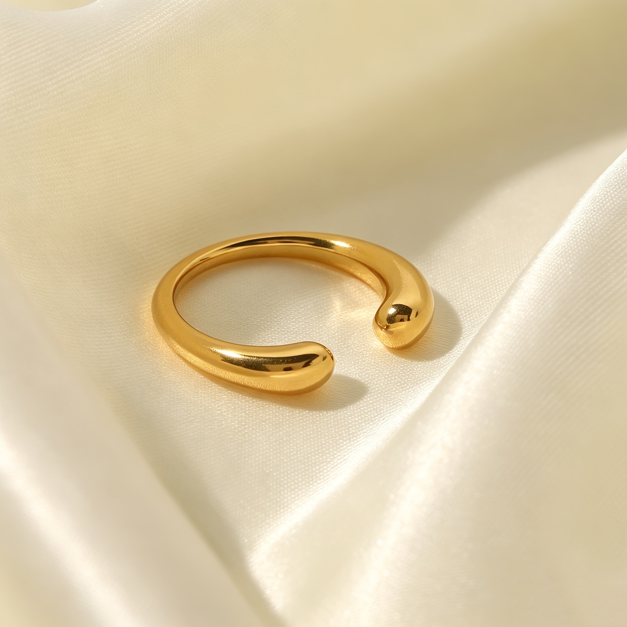 Women's Minimalist Smooth Teardrop Open Ring, Cool Tone