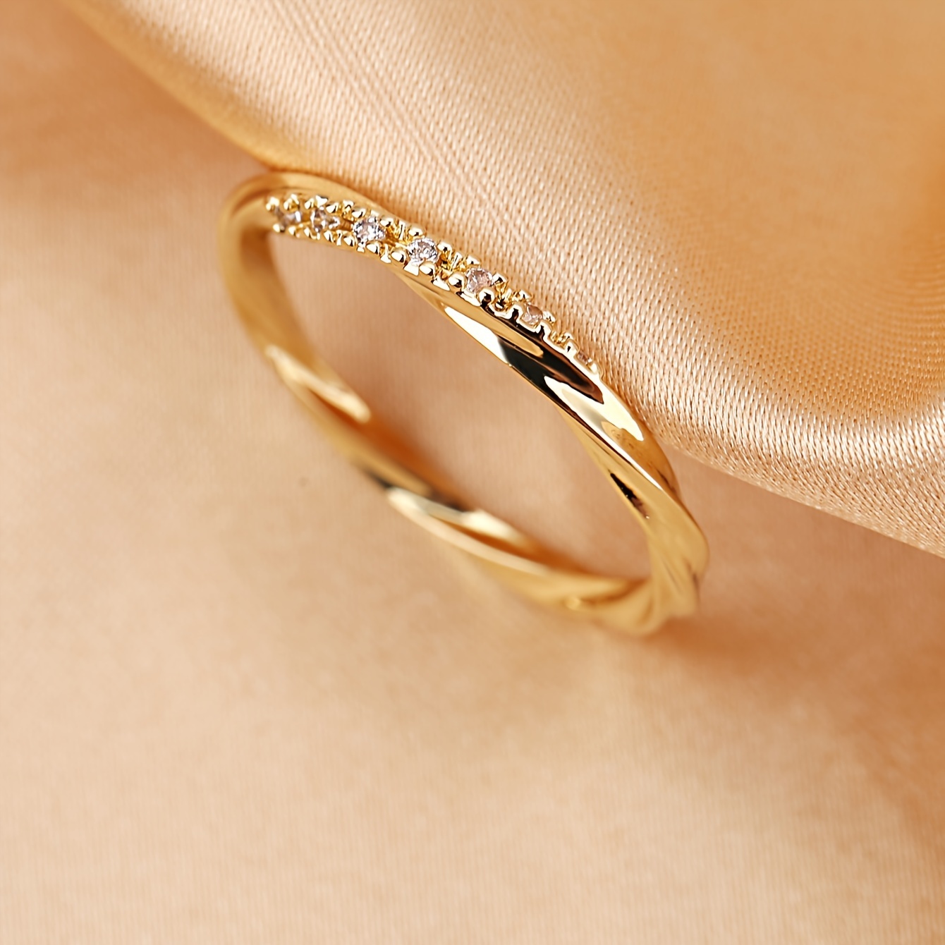 Crown Couple Ring - Stylish Accessory for Women