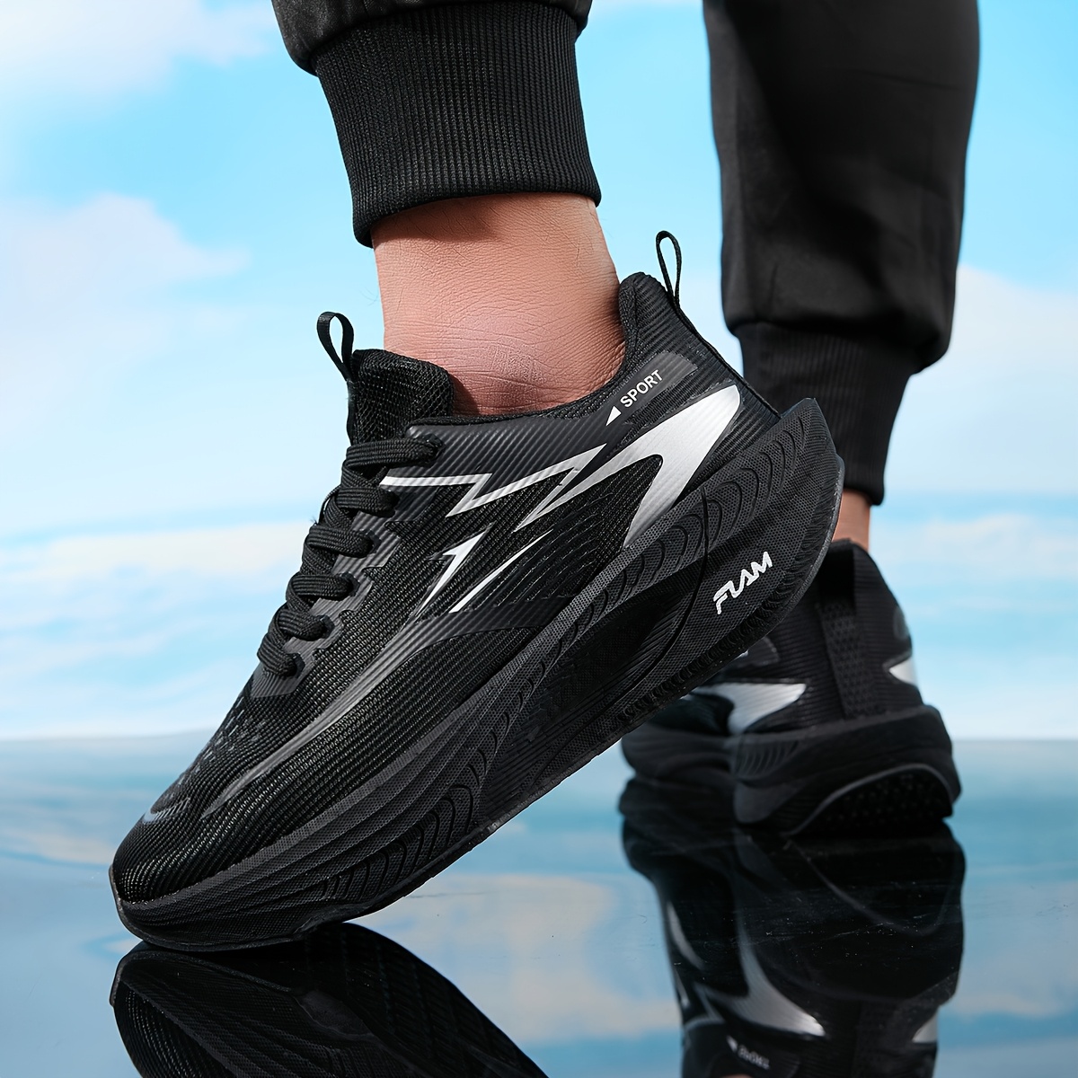 ZERJER Professional Running Shoes with Carbon Plate Technology, Lightweight Cushioning Sneakers, Non-Slip TPU Rubber Outsole, Breathable in White And Black, High-Performance Gym Training Shoes for Both Men And Women