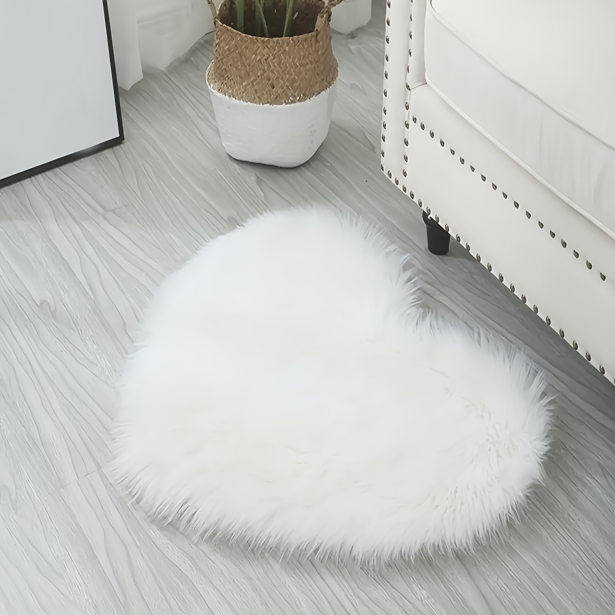 TEMU 1pc White Nordic Ins Long Home Decor Carpet, Imitation Wool Love Carpet Mat Faux Bedroom Ornament Pad Plush Carpet Mat Washable Rug Mat,