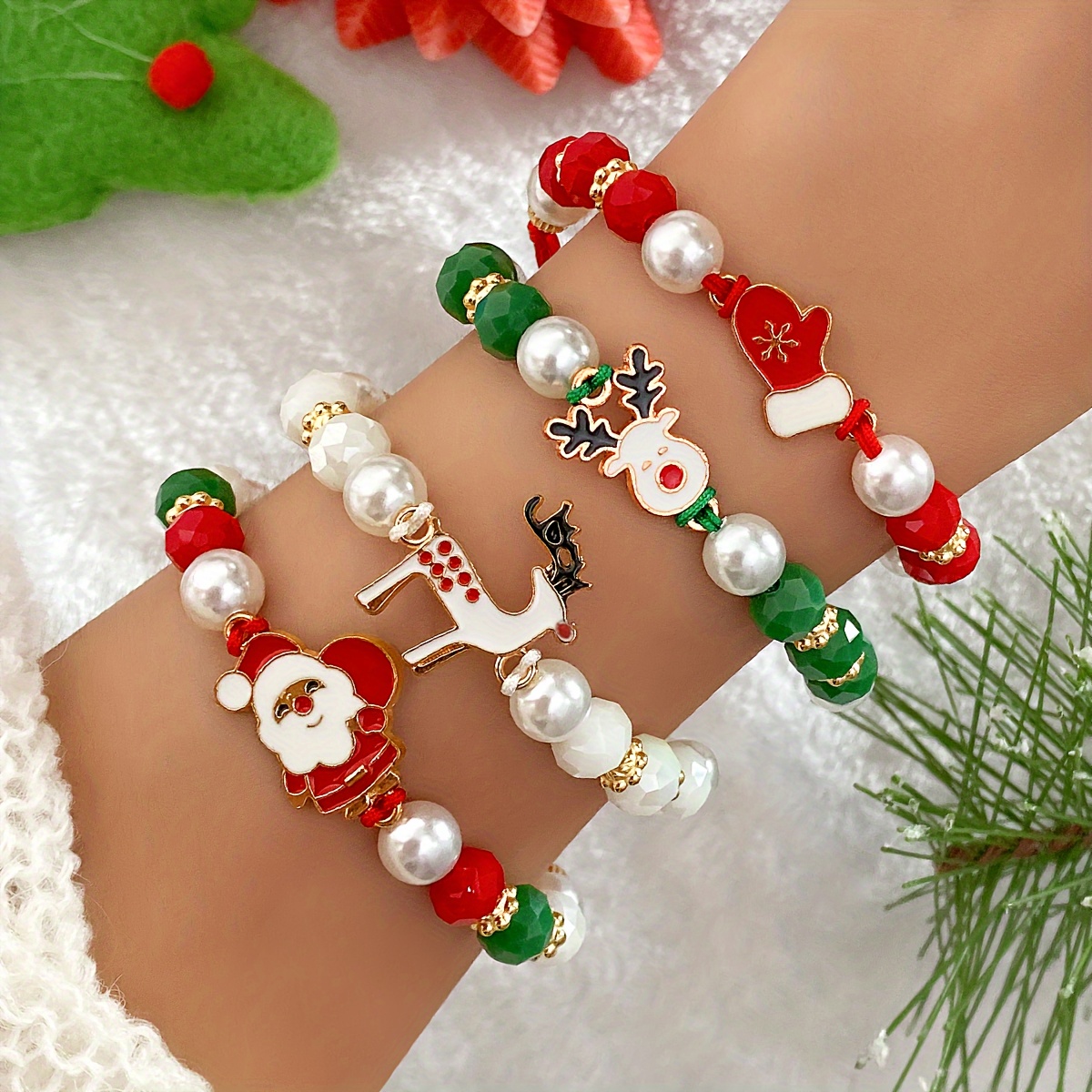 

4pcs Christmas Fashionable Santa Claus Elk Bracelet Set For Women, Adjustable Beaded Bracelet Set, Christmas Gift Ornaments