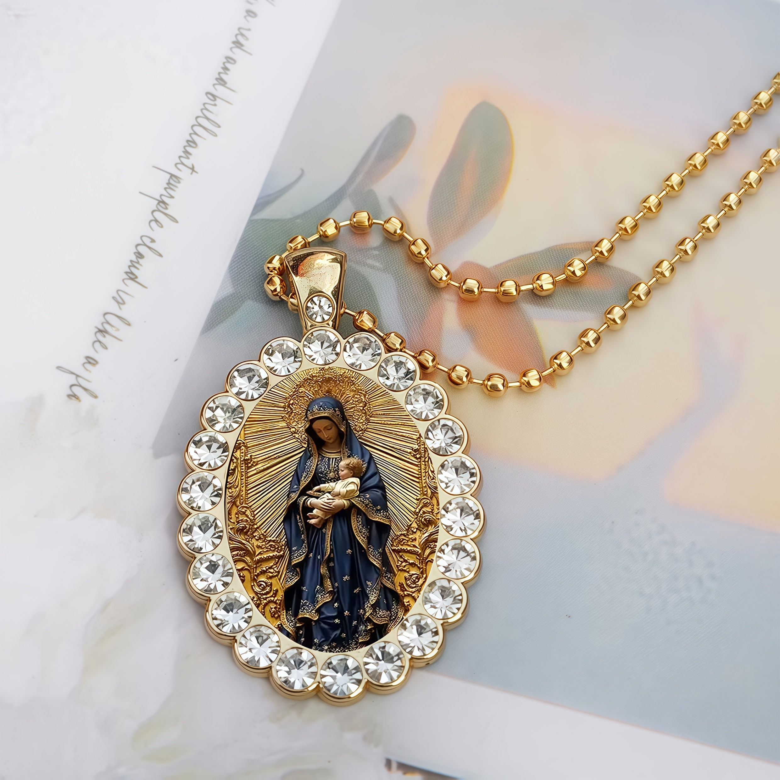 Fashionable Pattern Oval Necklace for Men and Women, Perfect Gift