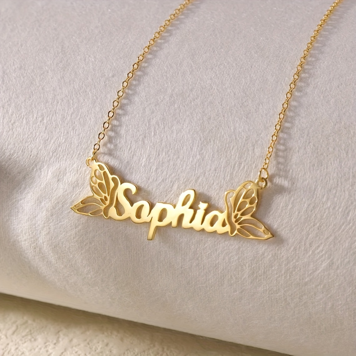 

Stainless Steel Custom English Letter Butterfly Pendant Necklace Personalized Cute Nameplate Neck Chain Jewelry Best Daily Accessories (only English)