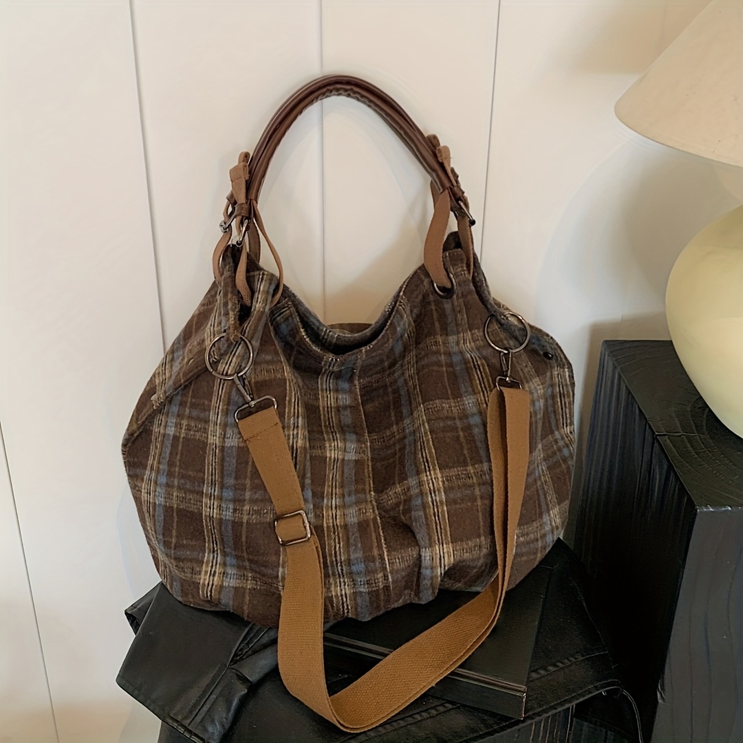 Image of Large Retro Crossbody Bag For Women With Adjustable Strap - Vintage Handbag Ideal For Commuting, Travel, And Everyday Use, Featuring A Zipper Closure, European Design