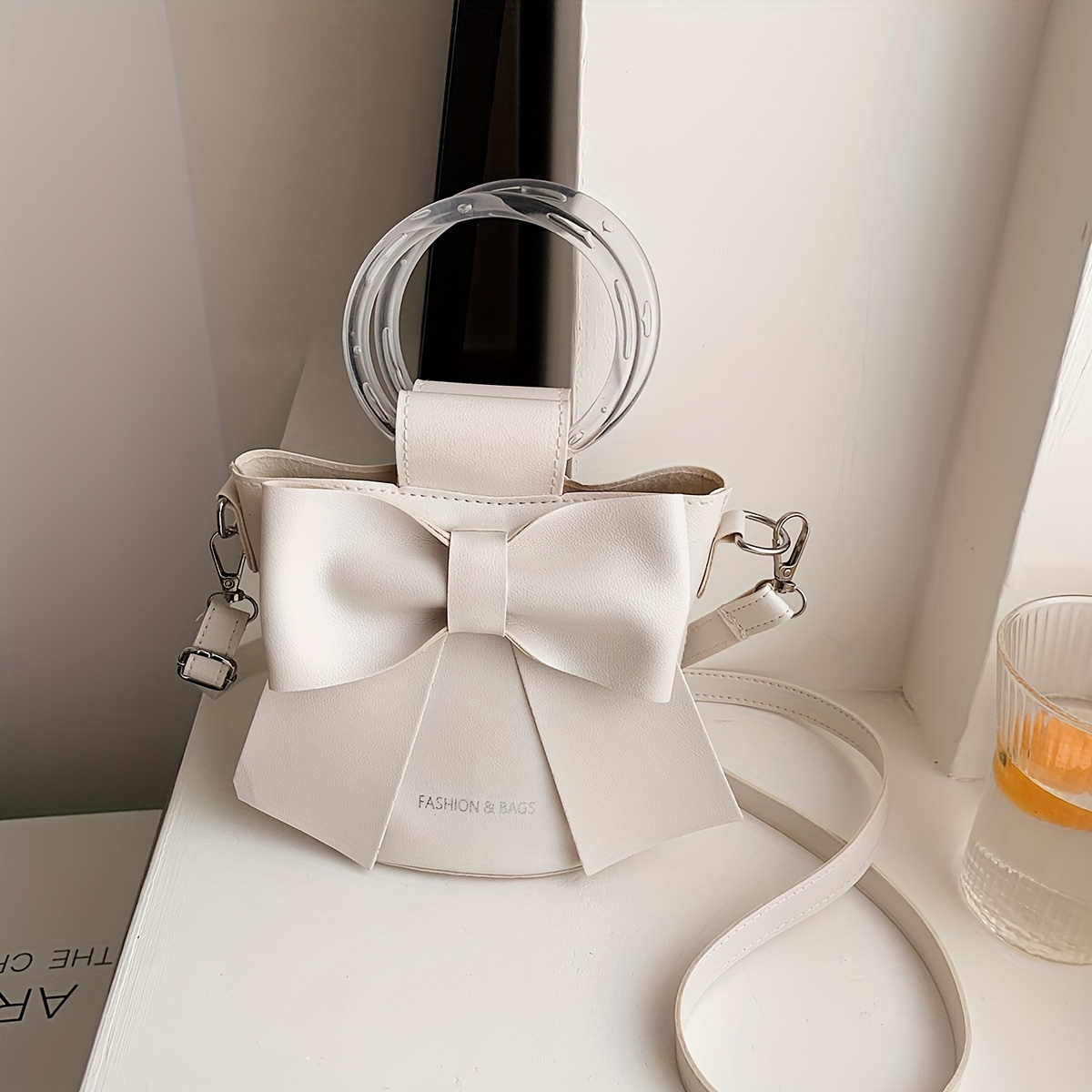 Şık Kadın Suni Deri Kova Çantası, Fiyonk & Yüzük Detaylı - Günlük Crossbody Omuz Çantası