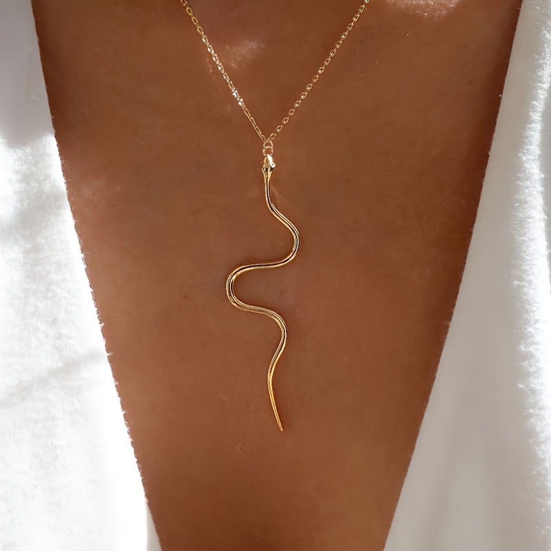 

1pc Serpentine Pendant Necklace, Minimalist Style Women's Fashion Accessory For Dating, Travel, Party, Gifting, Vacation & Daily Wear