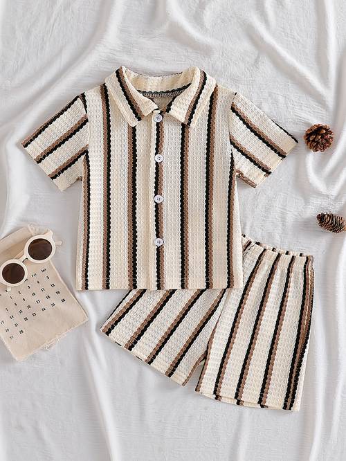 trendy gestreepte wafelbrei kledingset voor kinderen, overhemd met korte mouwen en knoopsluiting + korte broek met elastische taille 2- pak, zachte comfortabele stijlvolle resortkleding voor jongens, perfect voor zomerse stranddagen, picknicks, buitenavonturen en weekendjes weg, perfect voor