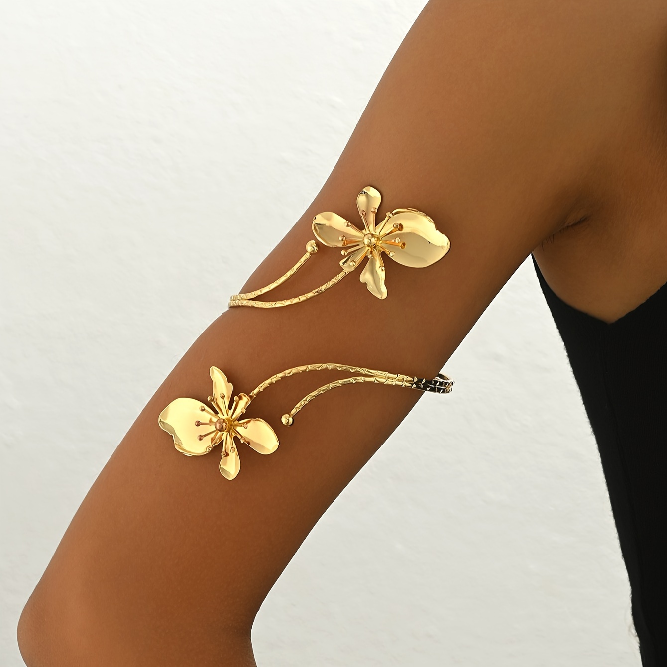 

1pc Elegant Iron Armlet, 14k Golden Plated, For Daily And Vacation Wear, Fashion Accessory