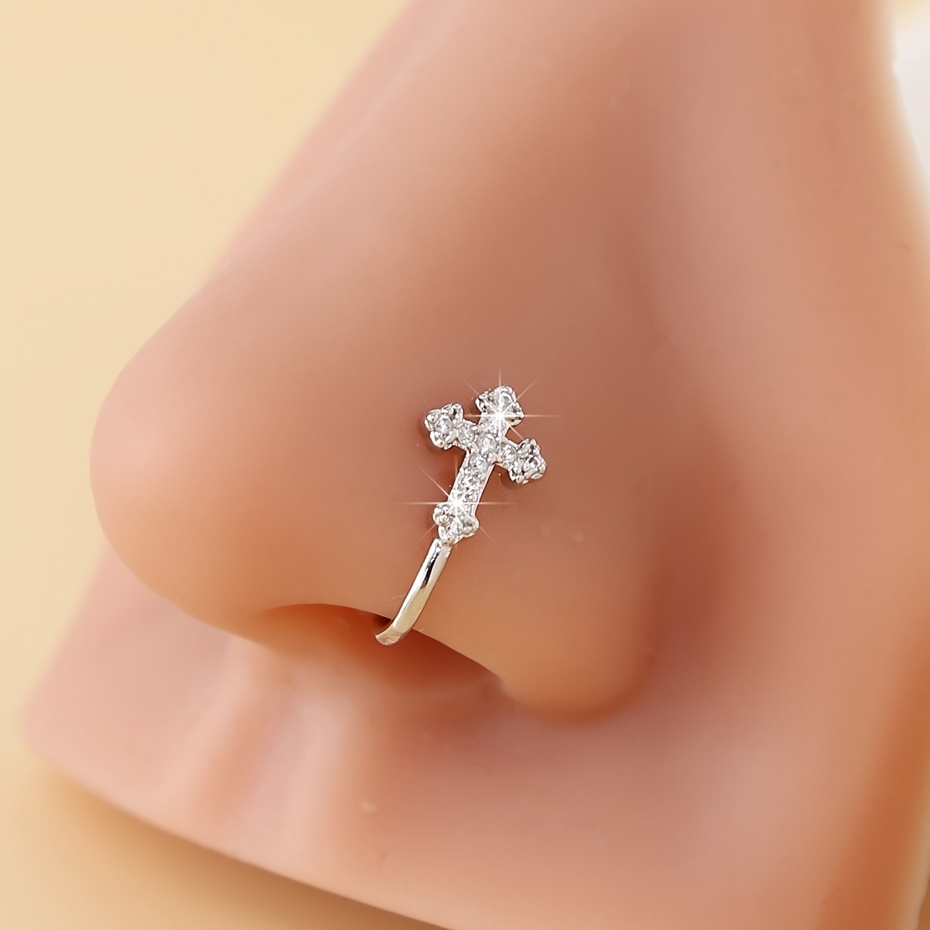 1pc New Cross Nose Clip, Vintage Style Synthetic Synthetic Zirconia Nose Ring, Non-piercing, Adjustable For Women, Simple And Cute, Suitable For Daily And Party Wear