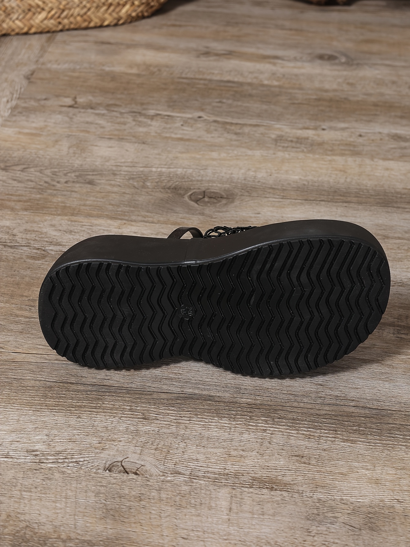 Women'S Casual Slide Sandals - Stylish Comfort with Platform, Thick Sole, and Comfortable Lace Fishnet Upper in Black or Beige. Perfect for Spring and Summer, Ladies' Shoes