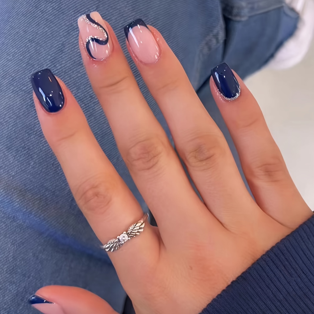 

24pcs Cool Blue False Nails, Press-on Glossy Ballet Shaped Wave Line Print Full Cover Square Fake Nails For Women And Girls