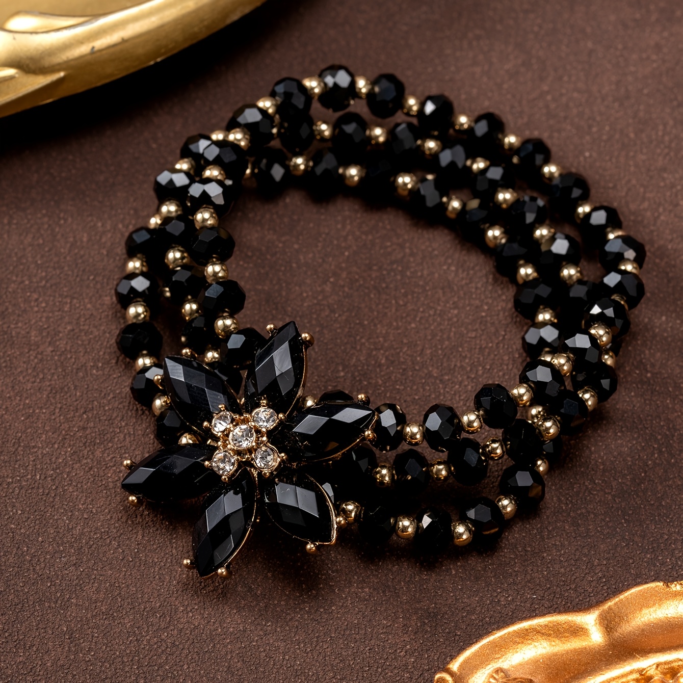 TEMU Un bracelet de luxe vintage élégant avec des de fleurs étincelantes, des strass et des perles en verre facetées, parfait pour être et idéal pour