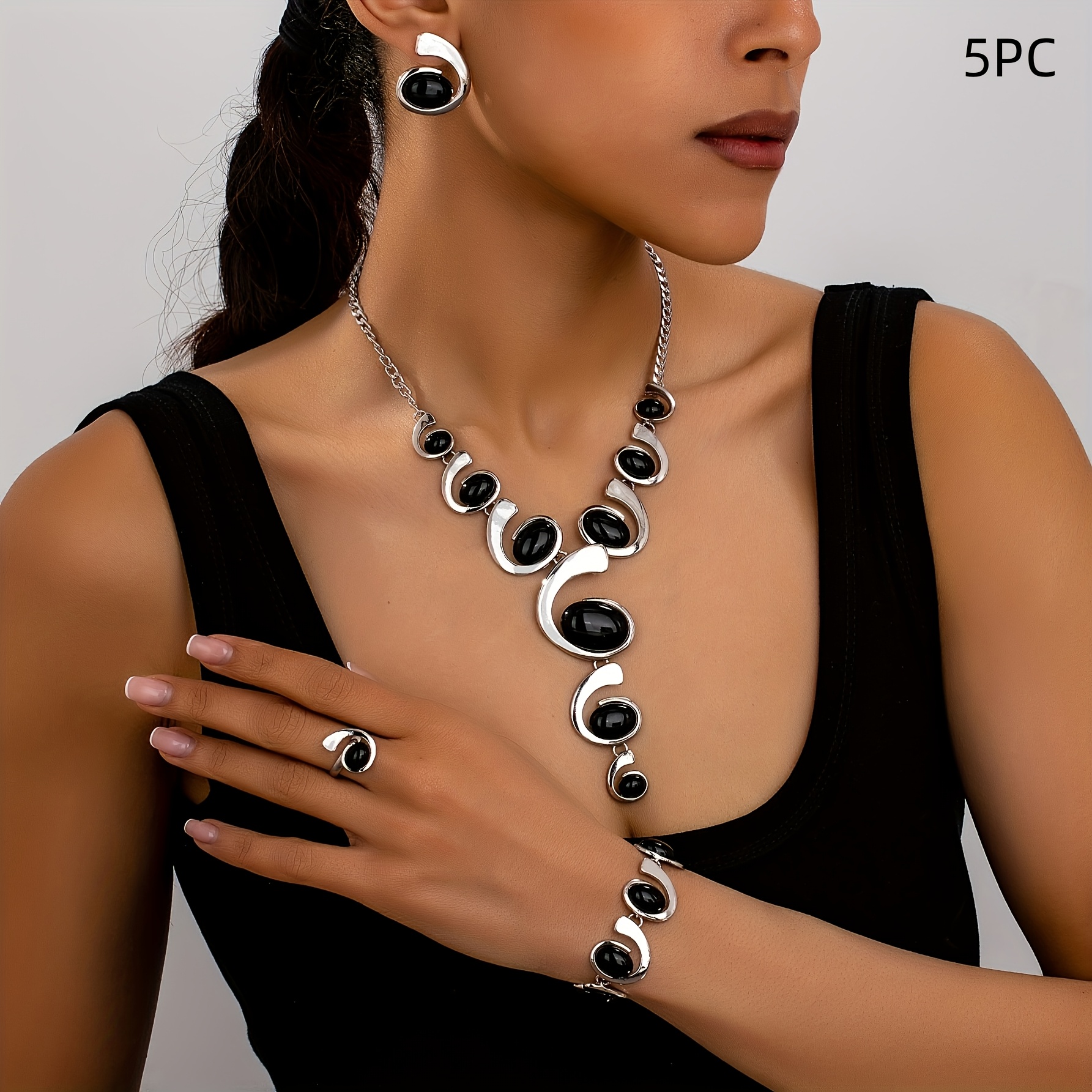 E-shop 5-teiliges Damenmode Einfacher Bohemian Stil Geometrischer Ovaler Schwarzer Eingefasster Spiral-Spleiß-Perlenhalskette Ohrringe Armband Ring