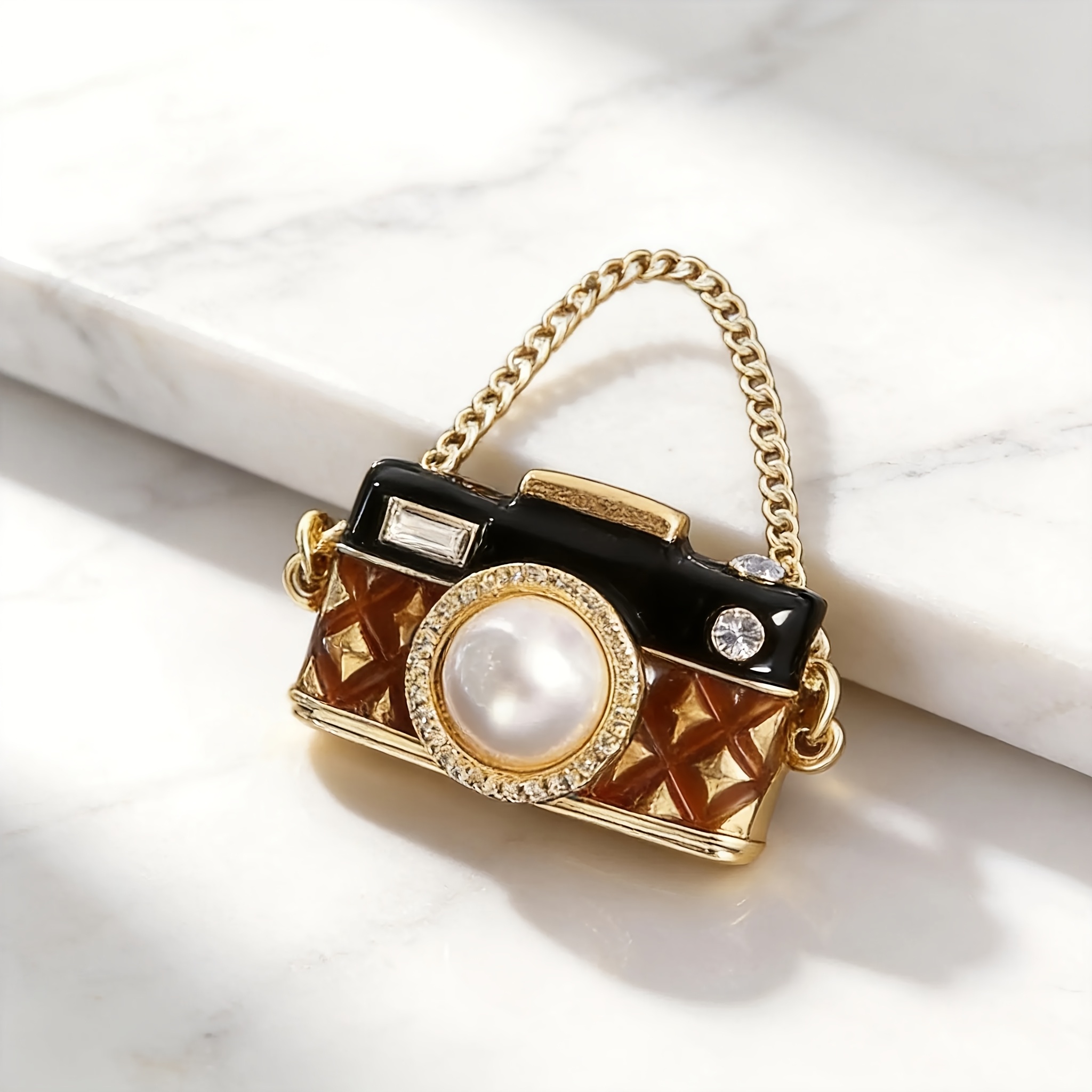 TEMU Broche de estilo un diamante de colgante, parecido a una cámara con perlas de , para realzar la de tus ropa, regalo de Navidad