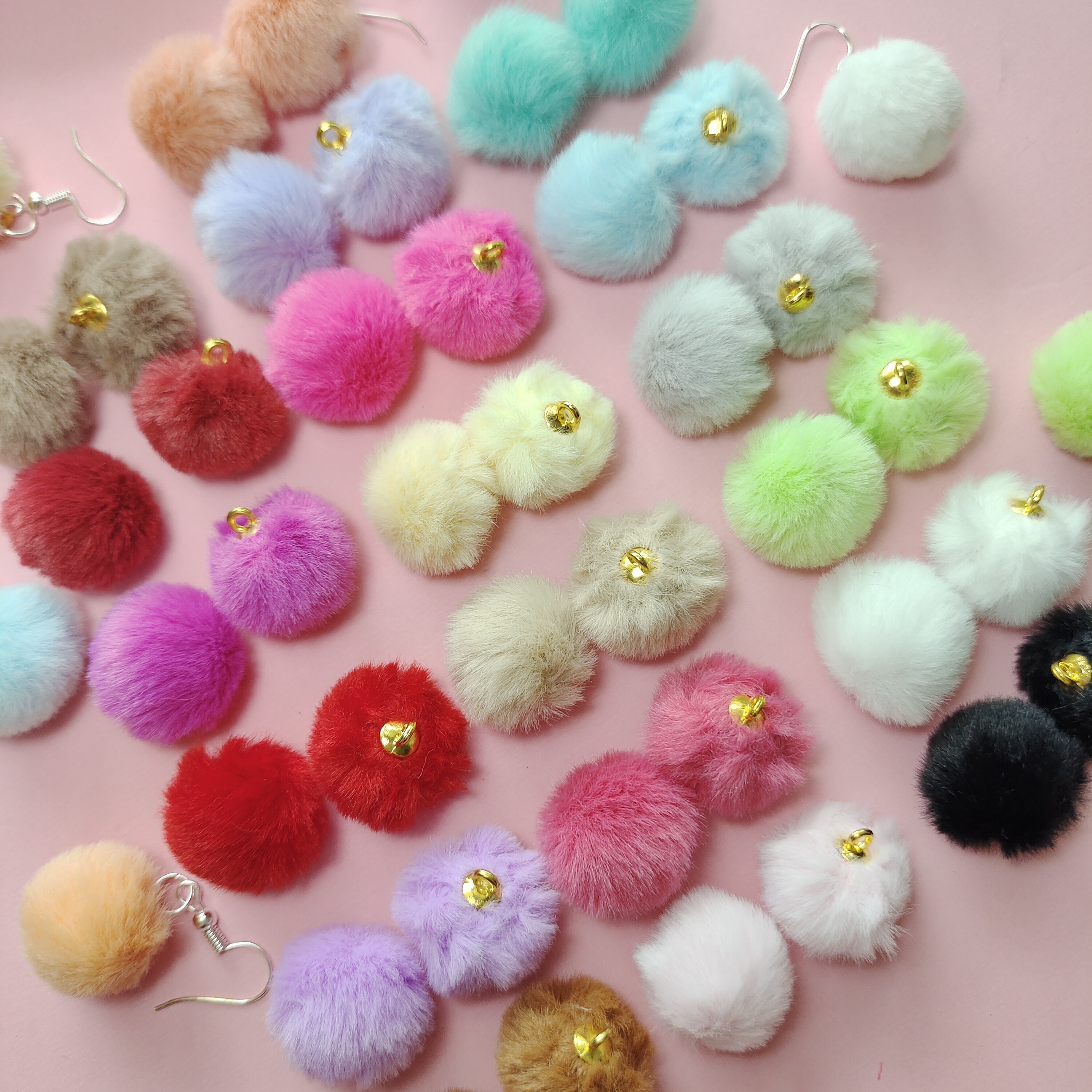 

30pcs Fluffy Pom Poms Charms Set, Polyester Faux Rabbit Pendants For Diy Earrings, Bracelets, Jewelry Accessories, Ideal For & Christmas Gifts