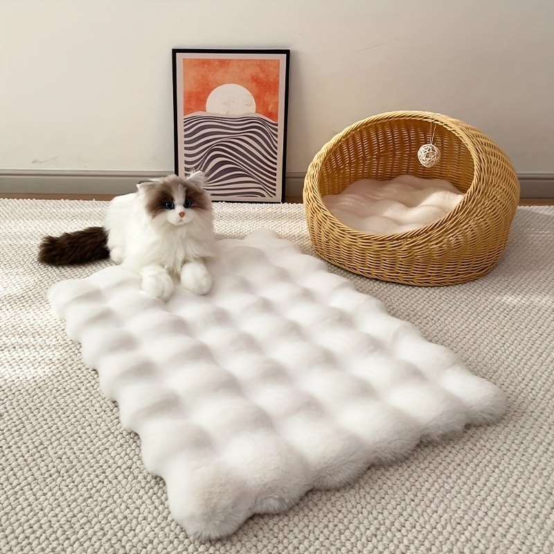 Faux Rabbit Solid Color Cream Style Bubble Plush Pet Mat, Soft And Warm Smooth Usable Kawaii Small Animal Sleeping Flat Mat, Nest Mat, And Other Decorative Small Floor Mats