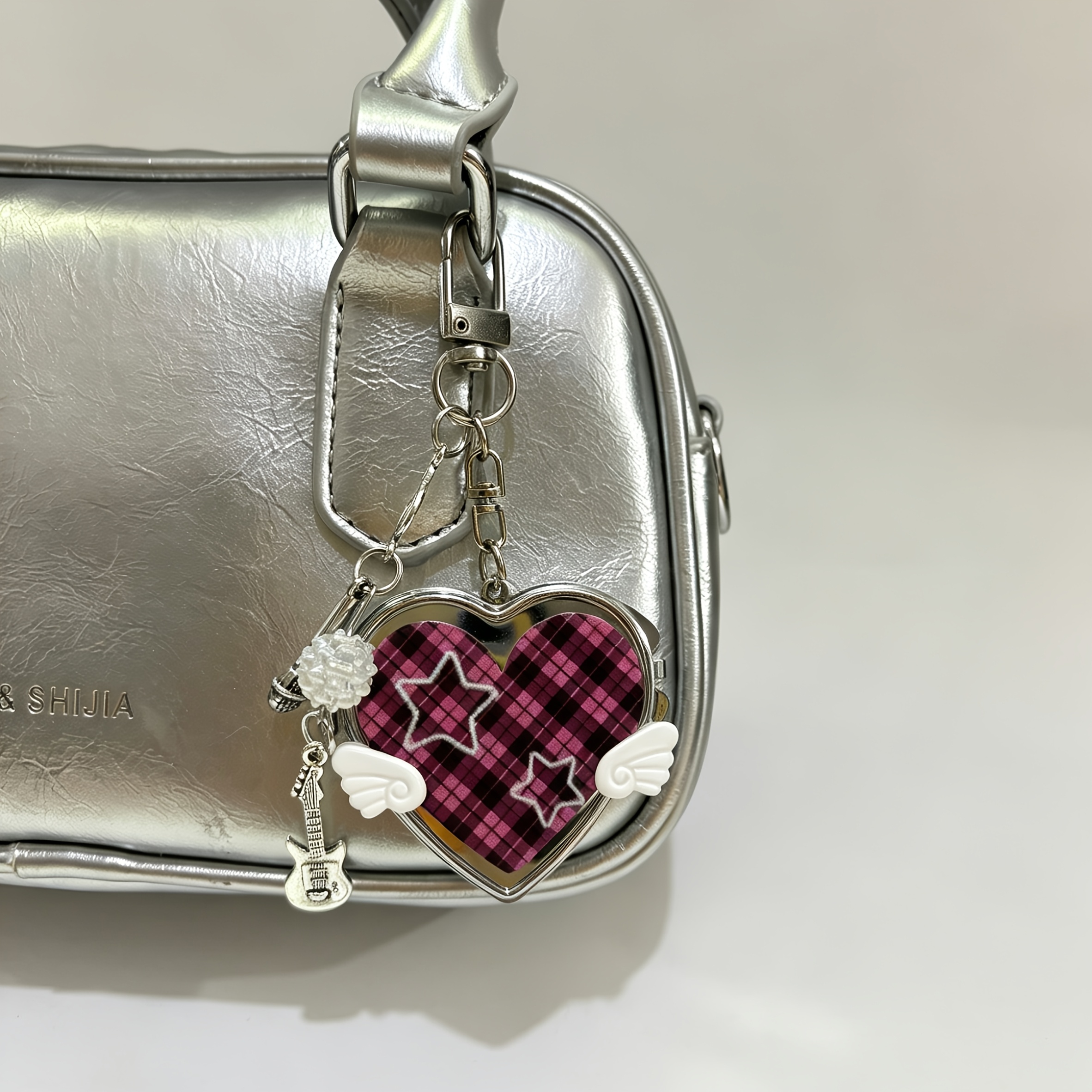 TEMU 1pc Korean Vintage Love Small Wing Mirror Bag Charm Music Note Guitar Pendant Portable Heart-shaped Small Mirror Niche Key Chain