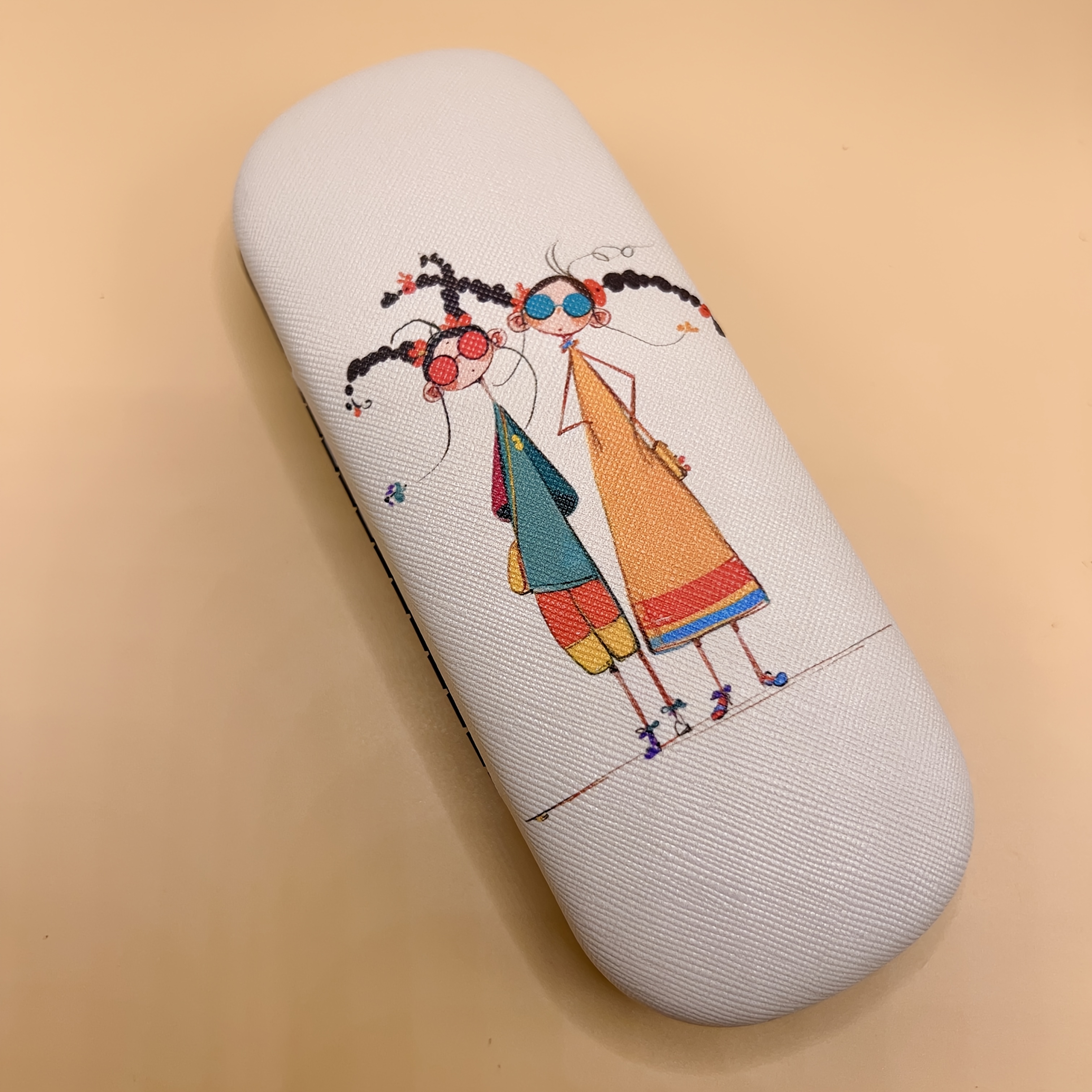 A Cute, Pressure-resistant, Lightweight Glasses Case For Storing Glasses, Perfect As A Holiday Gift