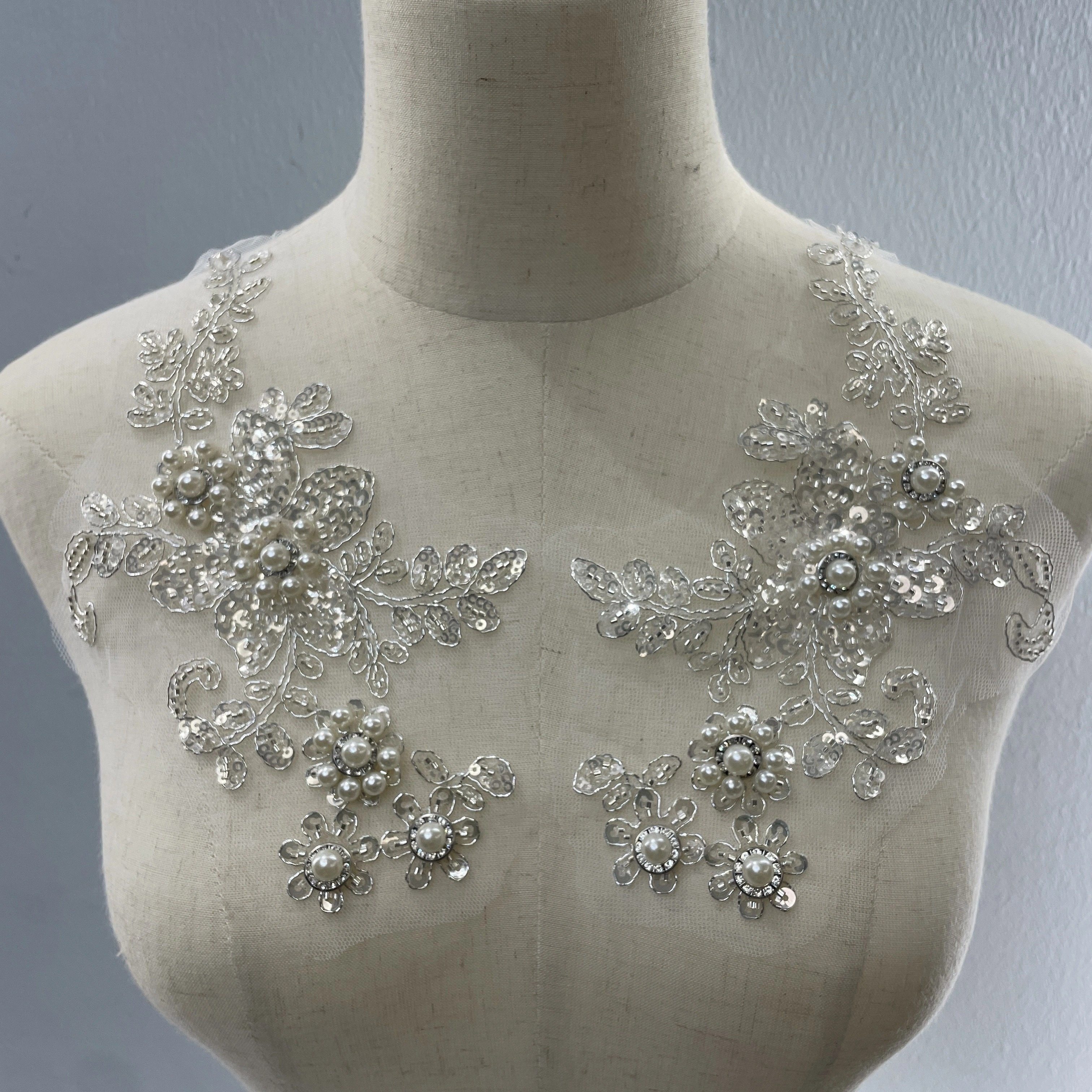 

[dress Enhancement] White Sequined Floral Embroidery Collar - Elegant Beaded Applique With Pearl And Crystal Accents For Diy Sewing, Knitting, And Craft Projects