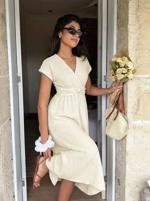 casual pastel color dress for woman Pastel Colors: How to Wear Pastels