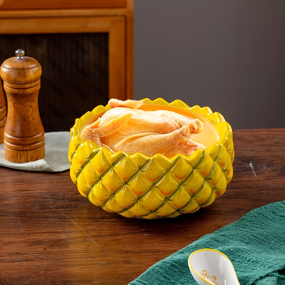 [Pineapple Bowl] Ceramic Pineapple-Shaped Bowl with Realistic Scales & Glossy Finish - Heat-Resistant Durable Dish for Soup, Salad, Fruits - Vibrant Yellow Decorative Serving Bowl for Indoor/Outdoor Kitchen & Dining - Decorative Fruit Bowl for Home Entertaining, Pineapple Design, Highquality Ceramic, Party Hosts
