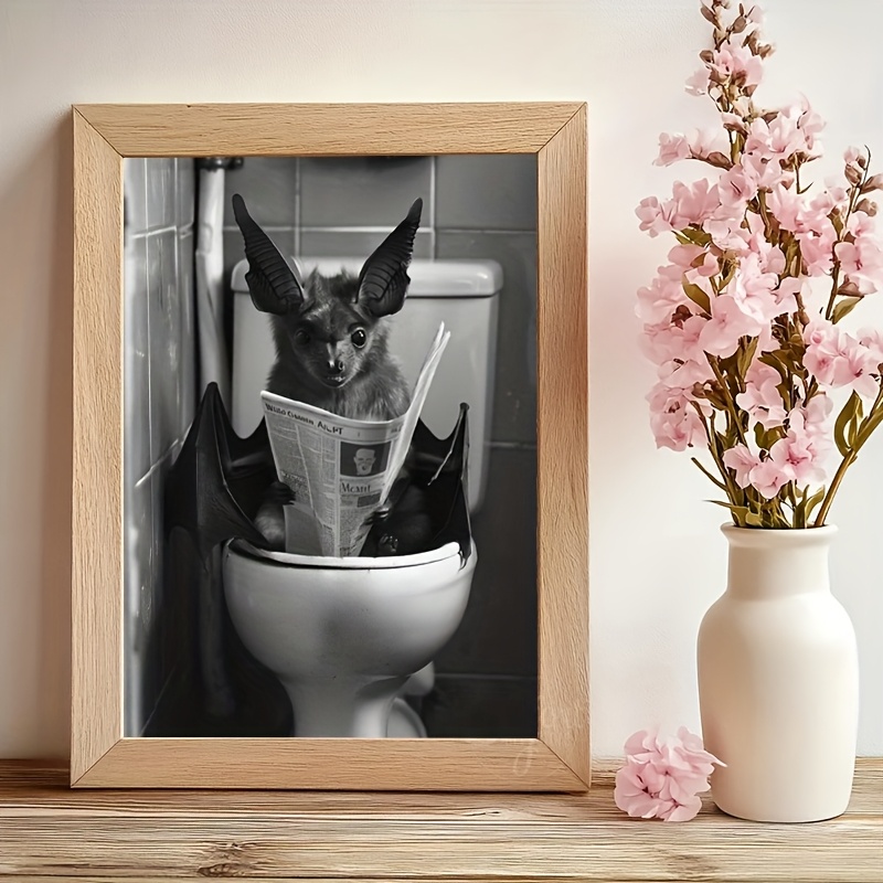 E-shop 2D Flach, 2D Flach, Lustige Fledermaus auf der Toilette, liest Zeitung - Humorvolles Tier-Kunst-Leinwandposter, Ungerahmte Badezimmer-Wanddeko,