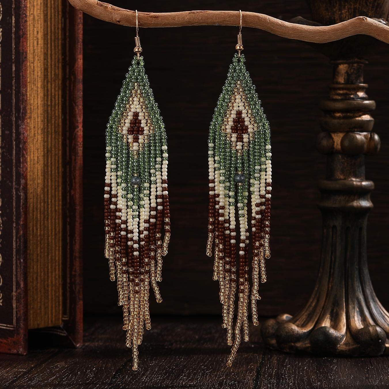 E-shop Ein Paar Vintage Boho Quasten Perlen Ohrringe | Lang, Geometrisch, Farbverlauf Grün zu Beige Braun, Handgewebte Perlen, Kupfer Ohrnadeln, Ideal