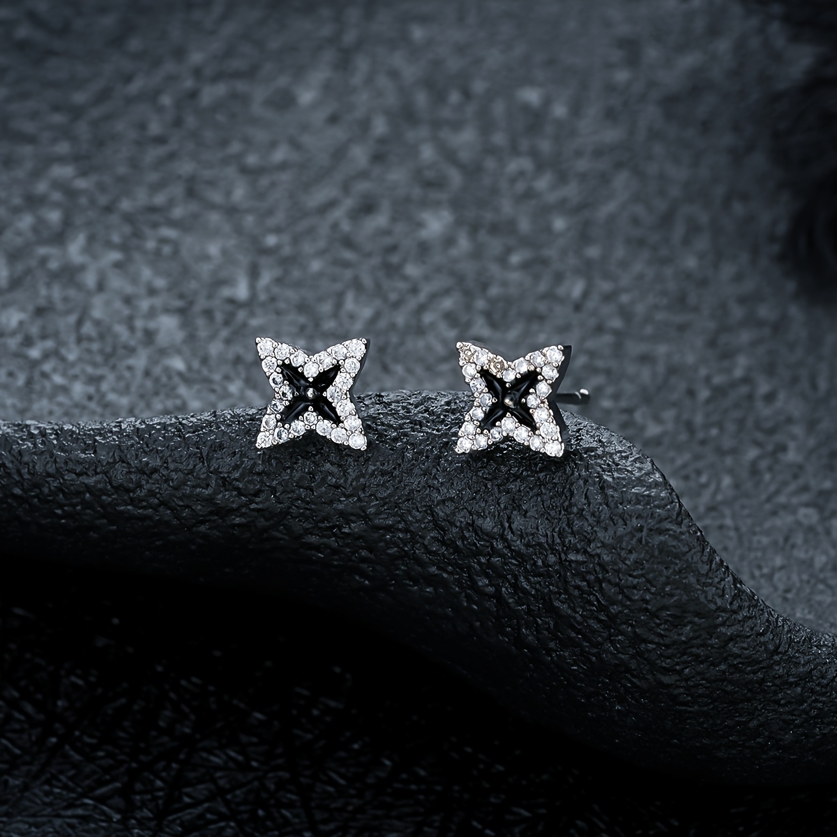 TEMU 2pcs Earrings Men's Hip-hop Niche Design Sense Individual Men's -match Jewelry Suitable For Daily Wear, Without Battery