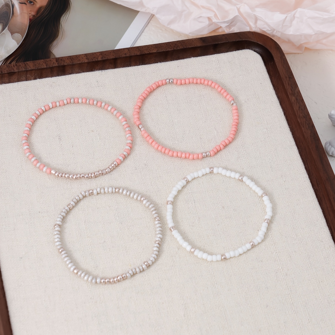 E-shop 4er-Set Boho-Chic Perlen-Stretch-Armband für Frauen, Handgefertigte Elastische Perlenarmbänder, Vielseitiger Alltags- & Party-Schmuck,