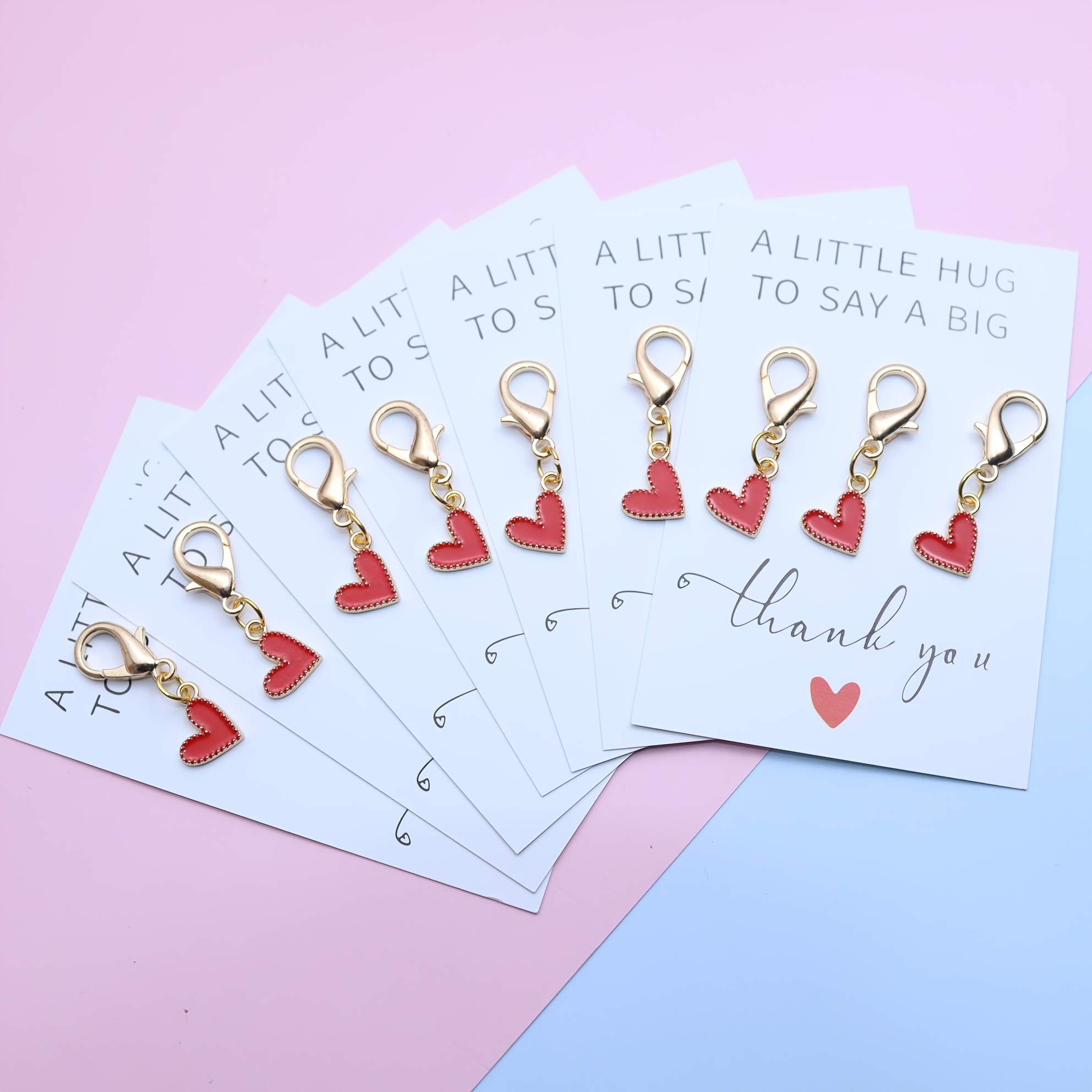 E-shop Geschenk für Sie/Ihn – 9-teiliges Schlüsselanhänger-Set mit roten Herz-Motiven für Frauen – Herzförmiger Anhänger mit Dankeskarte – Herzliches