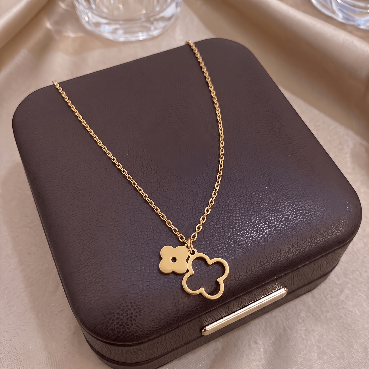 TEMU A Stylish And Sexy 18k Gold-plated Necklace With A Unique , 