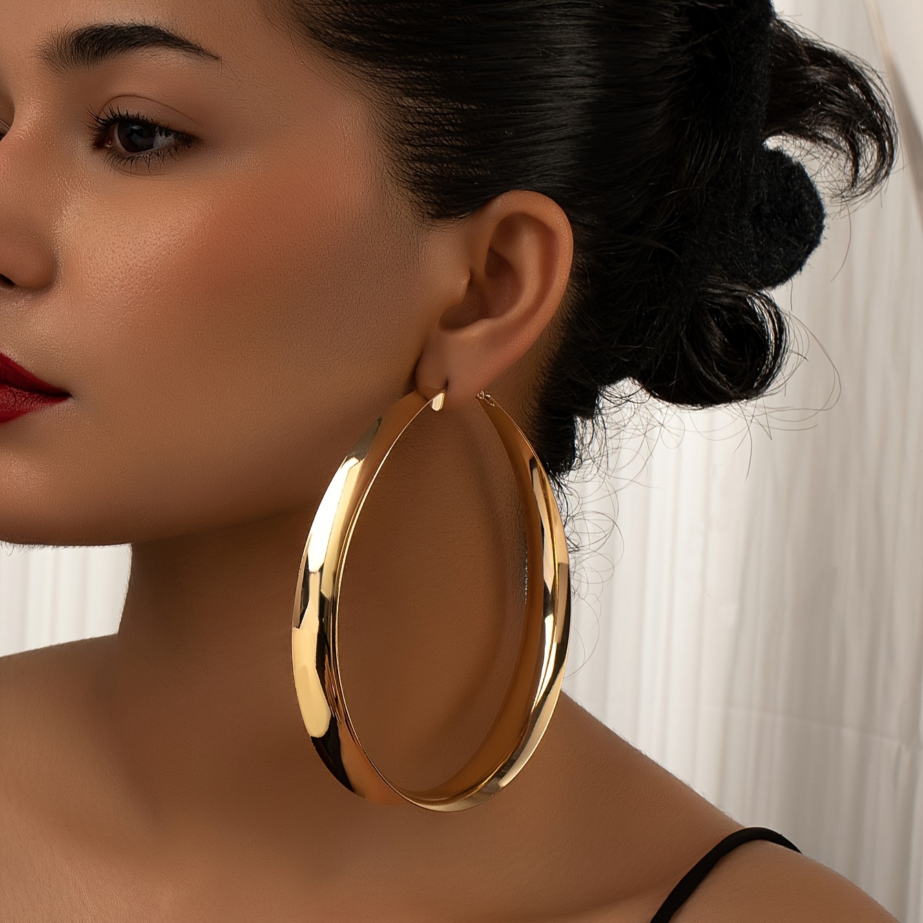 

1 Pair Trendy Minimalist Hoop Earrings, Luxurious And Exaggerated Metal Oversized Statement Earrings For Vacation And Party Wearing