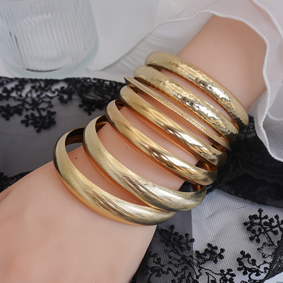 7pcs Vintage Individual Wide Stackable Golden Bracelets