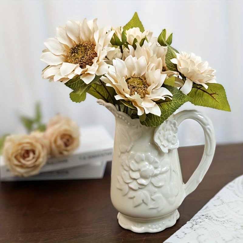 陶器製の浮き彫り花瓶、クリーム色の牡丹の花の装飾、美的な部屋のデコレーション