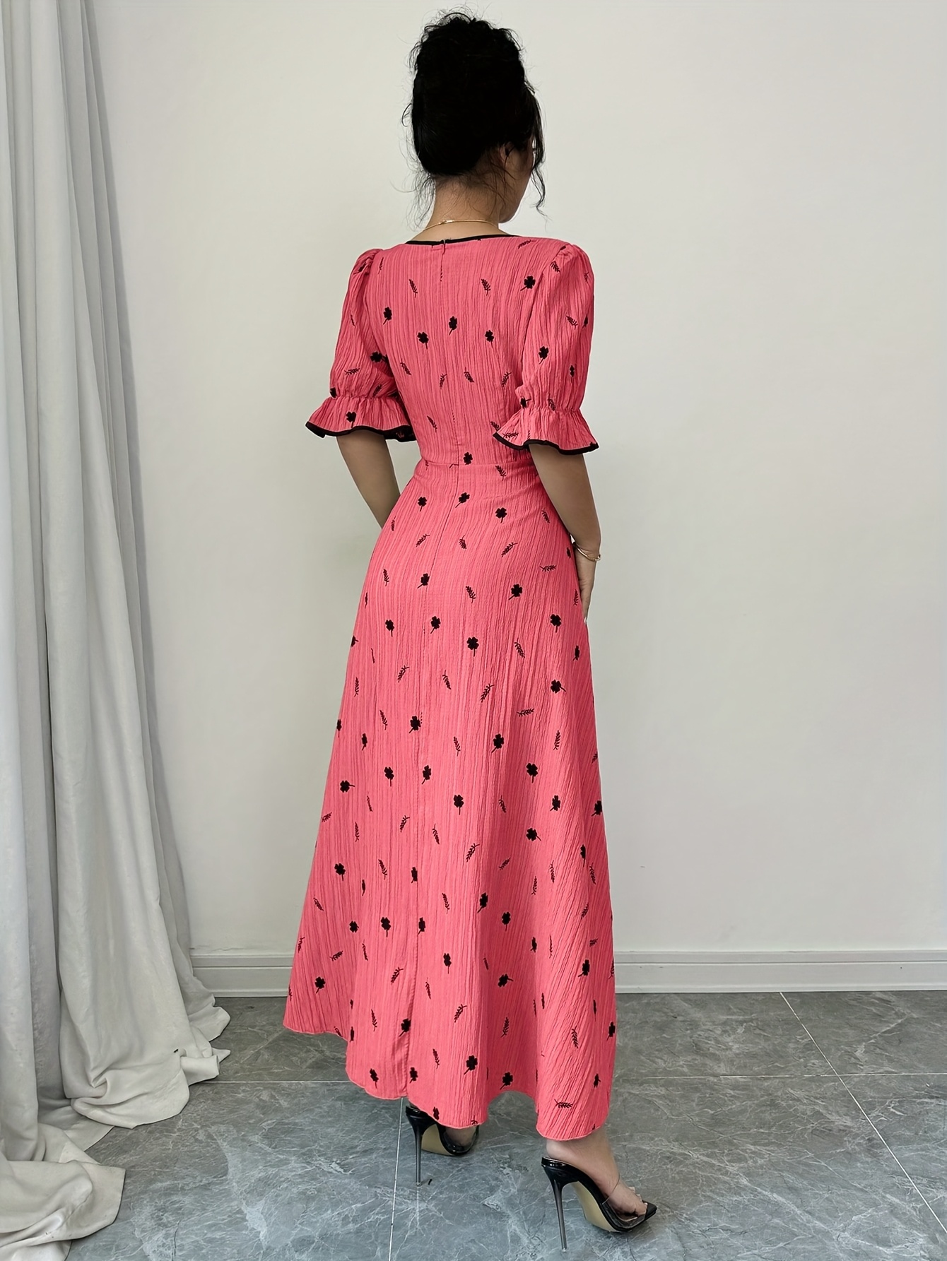 여성용 플라워 프린트 슬리브리스 마ξι 드레스 - 리플 디테일 포함, 우아한 파란색 드레스, 봄과 여름에 적합, 휴가나 캐주얼한 의상에  완벽, 캐주얼한 의상|플라워 프린트 드레스|네클라인, 플라워 프린트 드레스