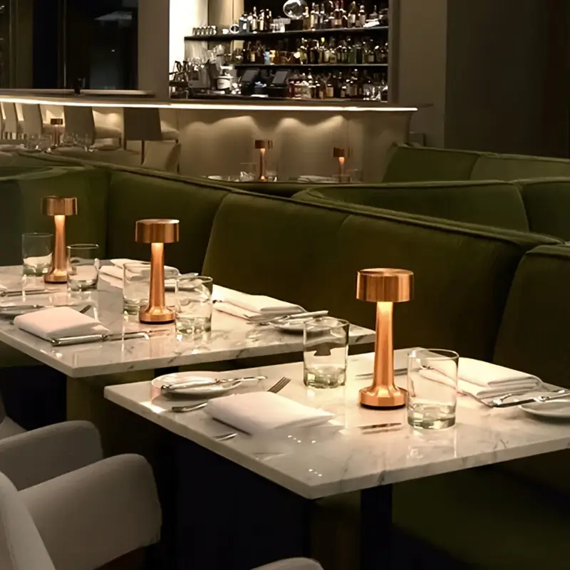 Lampe de table fil, Lampe de couleurs, Lampe de table de lhôtel avec chargement fil, Lampe dambiance de restaurant et bar avec tactile, Lampe de table simple rétro européenne détails 5