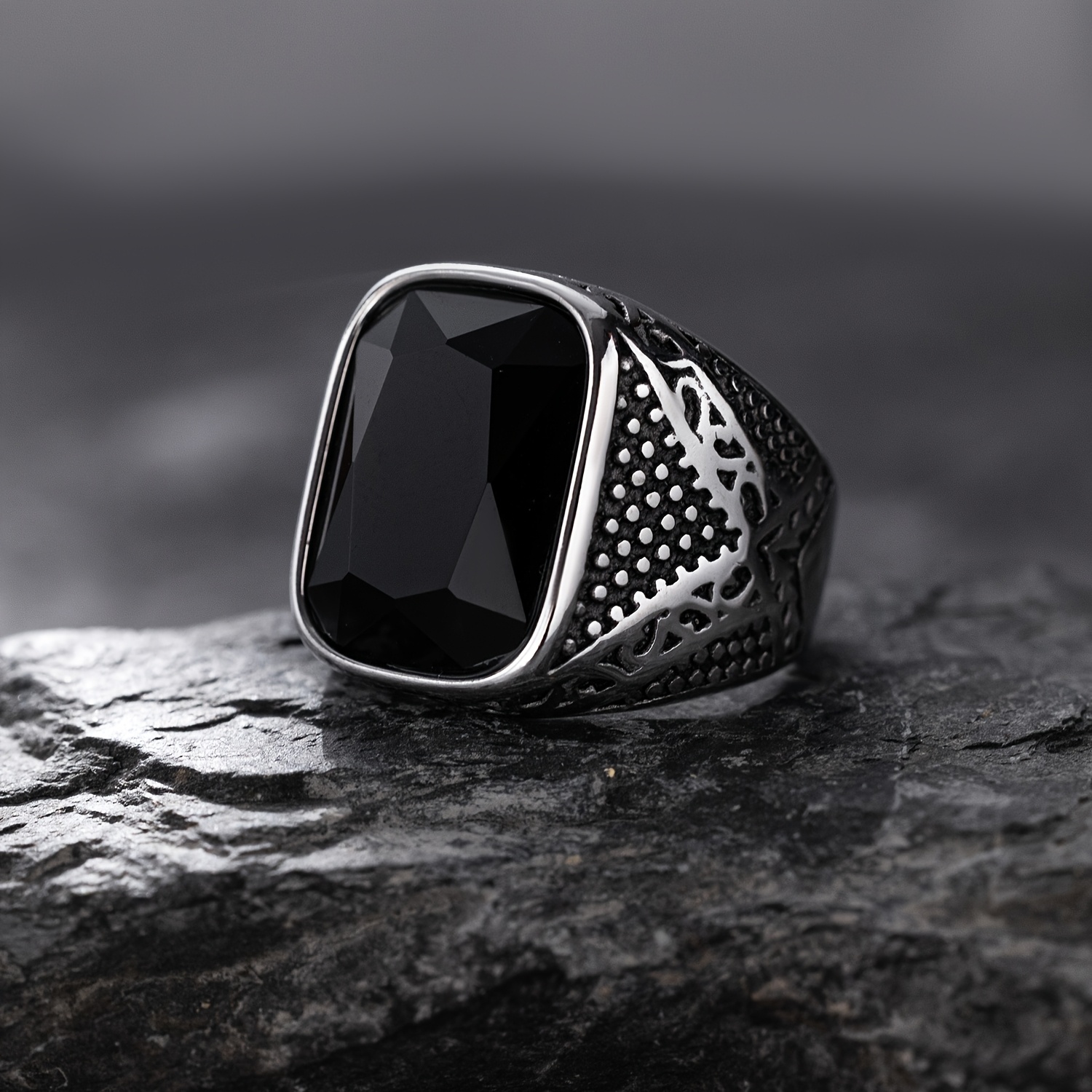 Akitsune Iustitia Ring - Anello Per Uomo E Donna Di Design In Acciaio