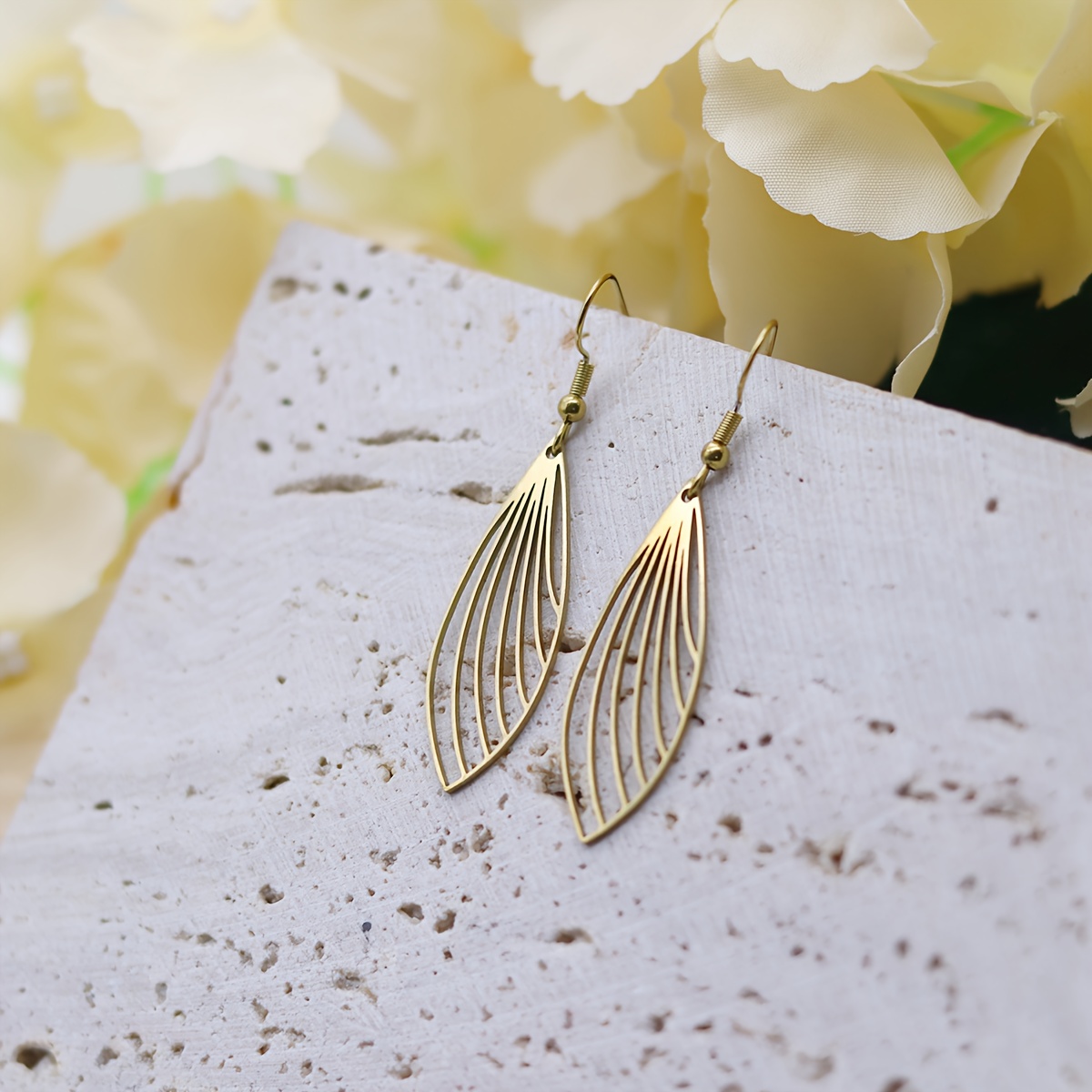Bohemian Minimalist Hollow Leaf Wing Earrings Suitable For - 304 Stainless Steel Insect Wing Pendants, Daily Wear Jewelry Gift, Neutral